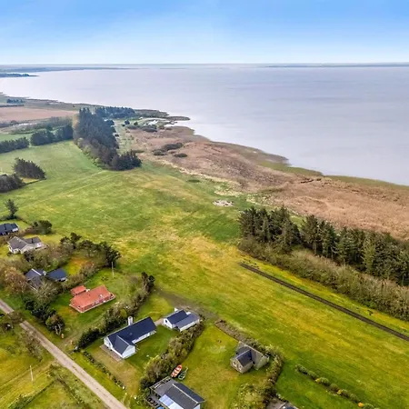 Moreen - 200m To The Fjord By Interhome