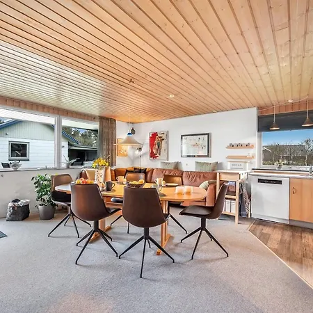 Moreen - 200m To The Fjord By Interhome