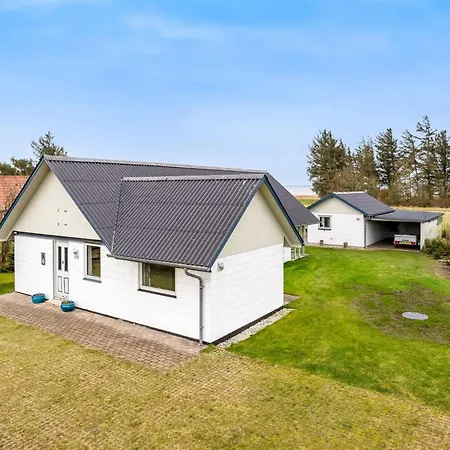 Moreen - 200m To The Fjord By Interhome