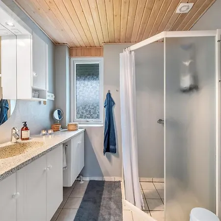 Moreen - 200m To The Fjord By Interhome