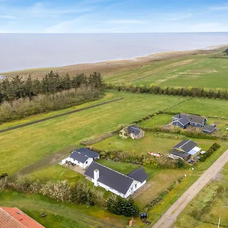 Moreen - 200m To The Fjord By Interhome